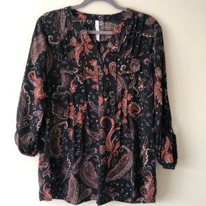 EUC 3/4 sleeve paisley printed blouse